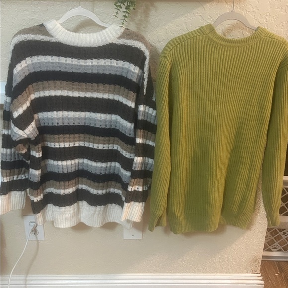 Two Oversized Knit Sweaters - Picture 2 of 2